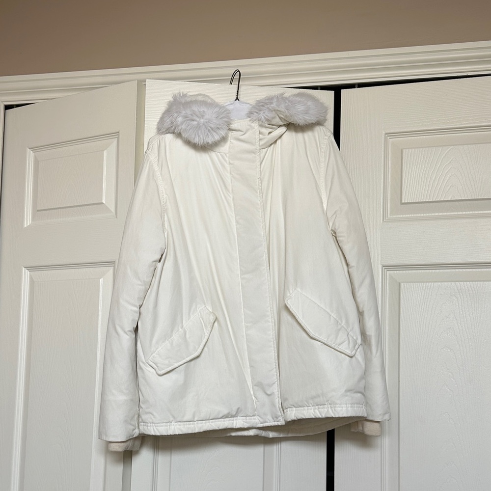 Aritzia White Puffer Jacket with Faux Fur Hood